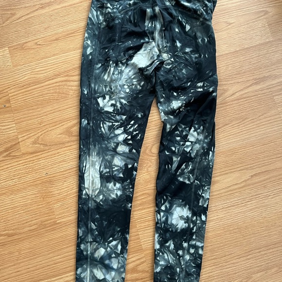 Adidas Large leggings BNWT tie dye - Picture 2 of 3